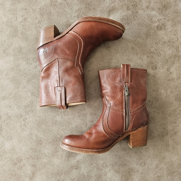 Frye Jane Trapunto Bootie - Picture 3 of 9